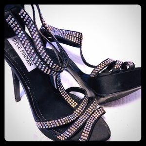 STEVE MADDEN SHOWSTOP - swarovski studded platform heels !!!